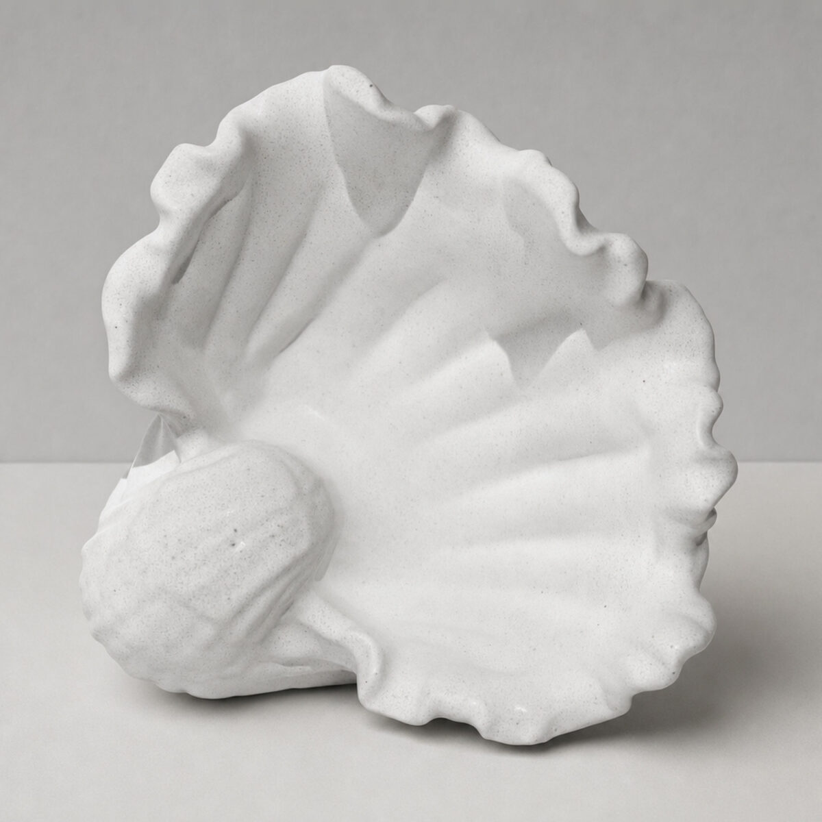 Porta Objetos Concha Pérola Grande Artesanal 13,5x6,5x13cm Em Cimento Branco