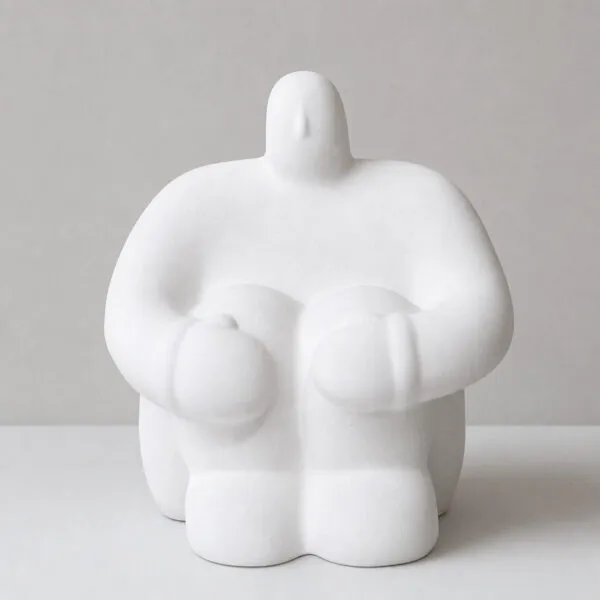 Estátua Decorativa Gigante Pensativo Artesanal 9,5x8,5cm Em Cimento, vista em perspectiva