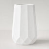 Mini Garrafa Losangos Artesanal 10x6cm em Cimento Branco, vista em perspectiva