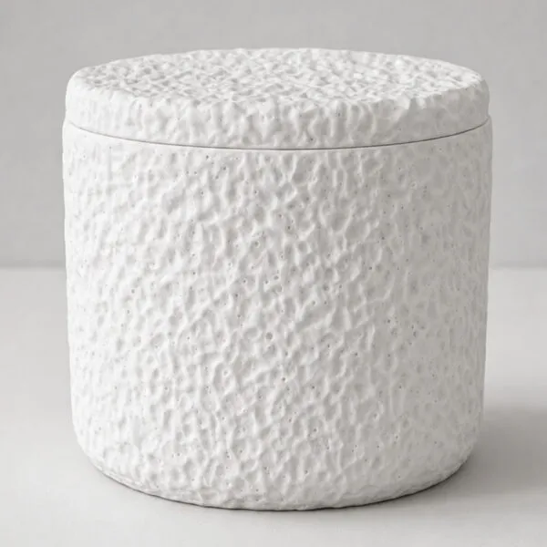 Pote Texturizado Clássico P Artesanal 7x9cm Em Cimento Branco Pote Texturizado Clássico P Artesanal 7x9cm Em Cimento Branco, vista em perspectiva