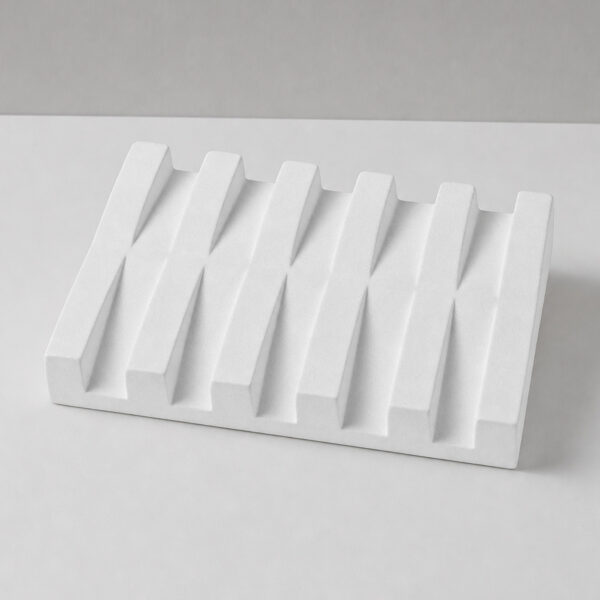 Saboneteira Barra Listras 12cm em Cimento Branco Artesanal, vista em perspectiva