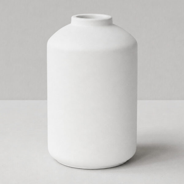 Mini Garrafa Cilindro Liso 10cm em Cimento Artesanal Branco Mini Garrafa Cilindro Liso 10cm em Cimento Artesanal Branco, foto de estúdio