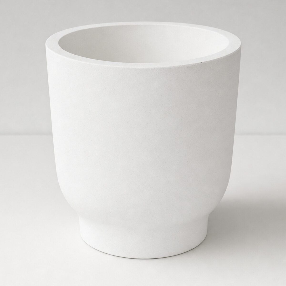 Vaso Decorativo Garrafa Invertida Lisa 9,5cm Em Cimento Artesanal, foto de estúdio