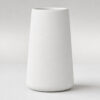 Mini Garrafa Lisa Artesanal 10x6,5cm em Cimento Branco, foto de estúdio
