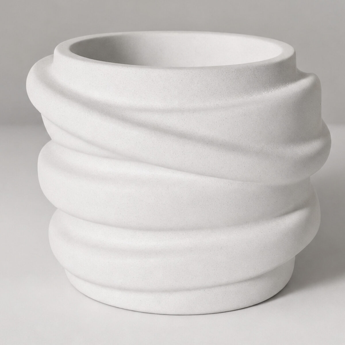 Mini Vaso Saturno Artesanal 7,5x6cm Em Cimento Branco, foto de estúdio