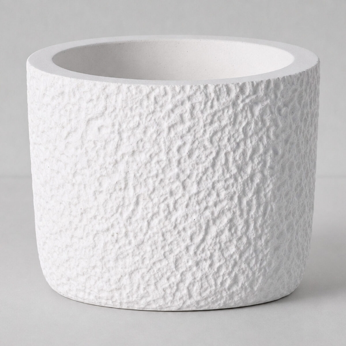 Vaso Decorativo Texturizado 9cm em Cimento Artesanal, foto de estúdio