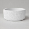 Vaso Texturizado Clássico M Baixo Artesanal 5,5x12,5cm Em Cimento Branco, foto de estúdio