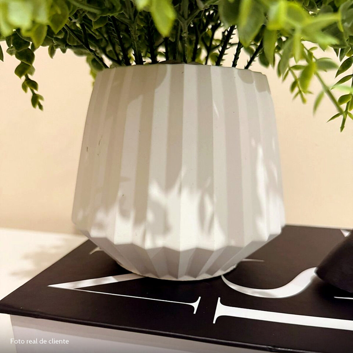 Foto real de cliente: Vaso Decorativo Diamante Artesanal 10,5x13cm Em Cimento