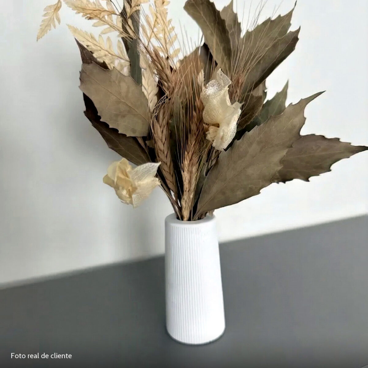 Foto real de cliente: Garrafa Tubo Listras 9,5cm em Cimento Artesanal