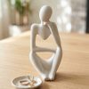Estatua Decorativa Pensadora Amora 12,5cm Artesanal Em Cimento