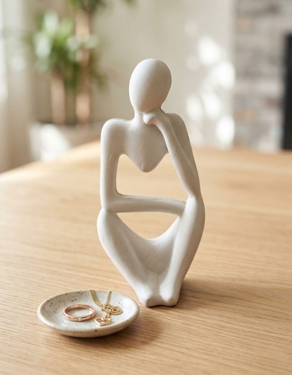 Estatua Decorativa Pensadora Amora 12,5cm Artesanal Em Cimento