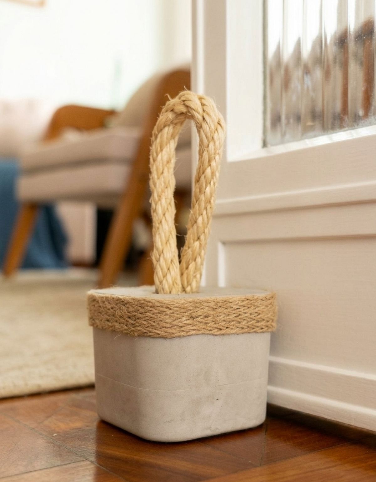 Peso de Porta Artesanal Cubo 1,5Kg Concreto com Base Anti Risco
