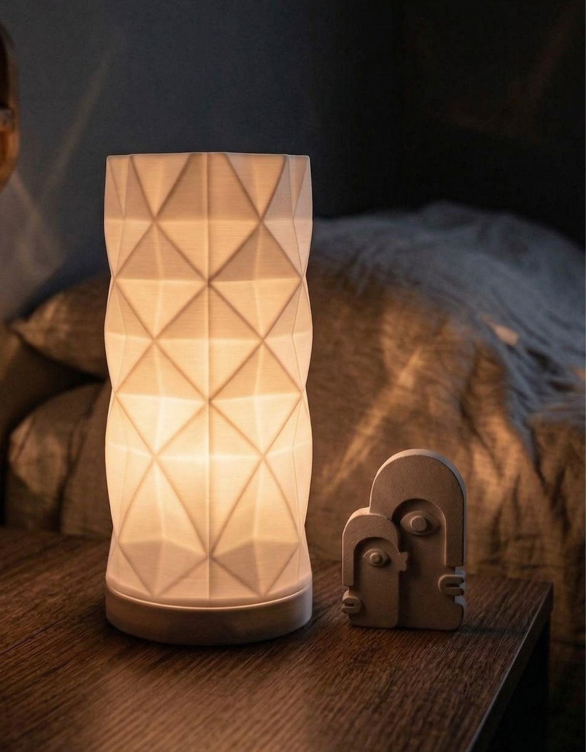 Abajur Luminária Prisma 110V/220V Branco Lâmpada LED Inclusa