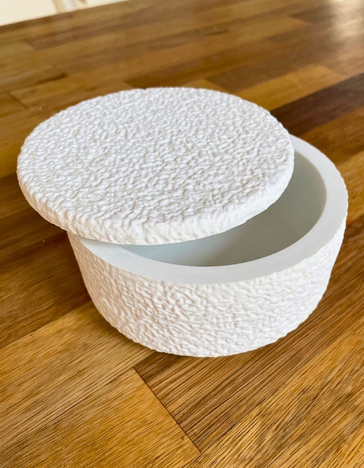 Pote Texturizado Clássico Baixo 12cm em Cimento Artesanal