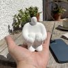 Estátua Decorativa Gigante Pensativo Artesanal 9,5x8,5cm Em Cimento