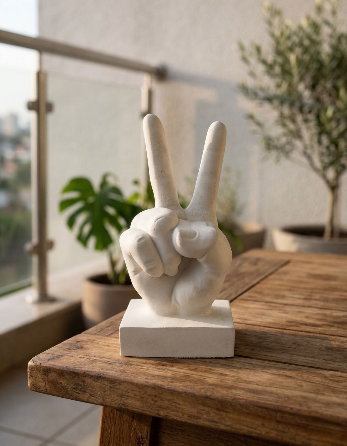 Estatua Decorativa Paz e Amor Artesanal 17cm Em Cimento