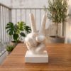 Estatua Decorativa Paz e Amor Artesanal 17cm Em Cimento
