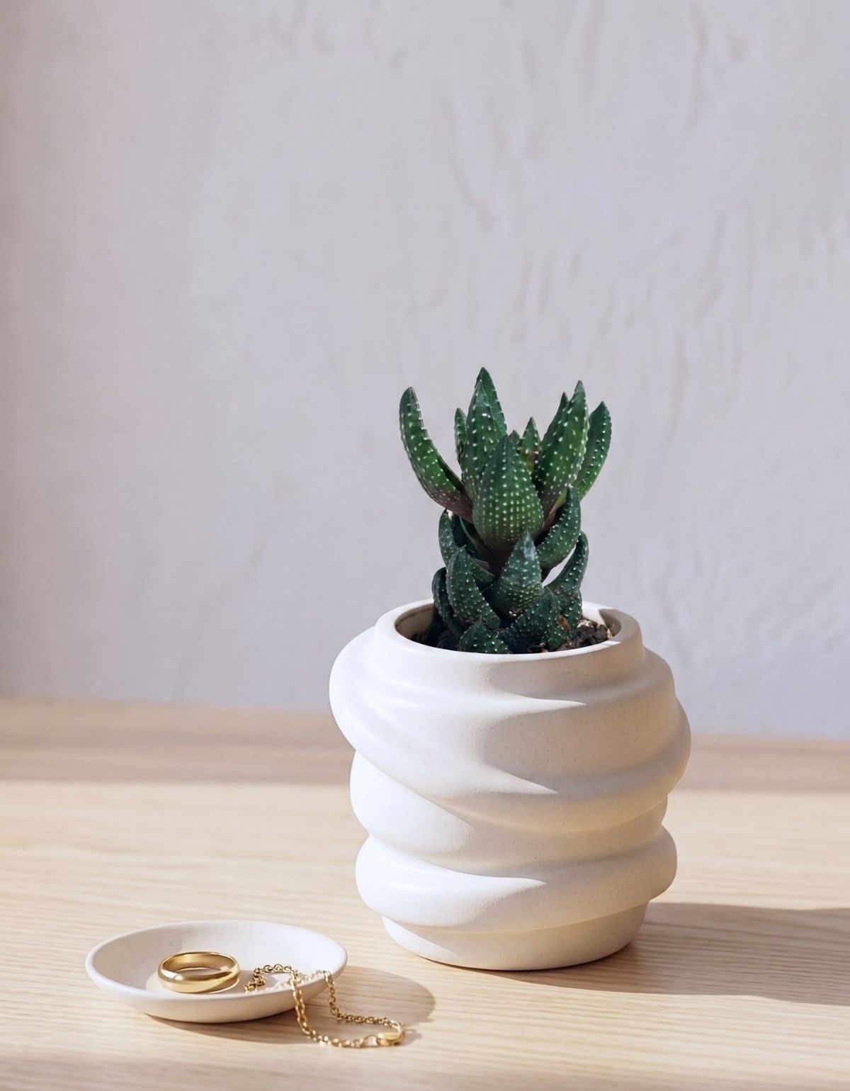 Mini Vaso Saturno Artesanal 7,5x6cm Em Resina Mineral