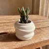 Mini Vaso Saturno Artesanal 7,5x6cm Em Resina Mineral