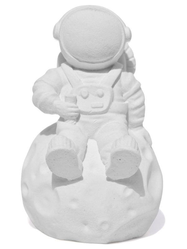 fb16f1fa9d8a08e934ee54fbe667d091.jpg Estátua Decorativa Artesanal Astronauta 7,5cm em Cimento