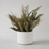 Arranjo de Flores Secas em Vaso de Cimento | Aleta Decoração, vista em perspectiva