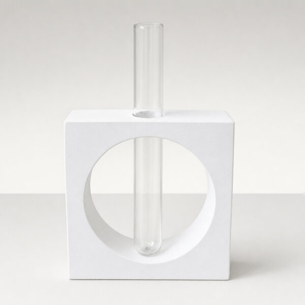 Vaso Cubo Decorativo Branco com Tubo de Vidro Solitário, vista em perspectiva