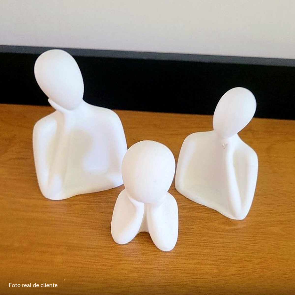 Foto real de cliente: Estatuetas Decorativas Família em Cimento Branco — Jogo com 3 Peças