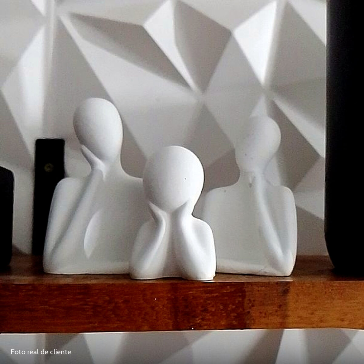 Foto real de cliente: Estatuetas Decorativas Família em Cimento Branco — Jogo com 3 Peças
