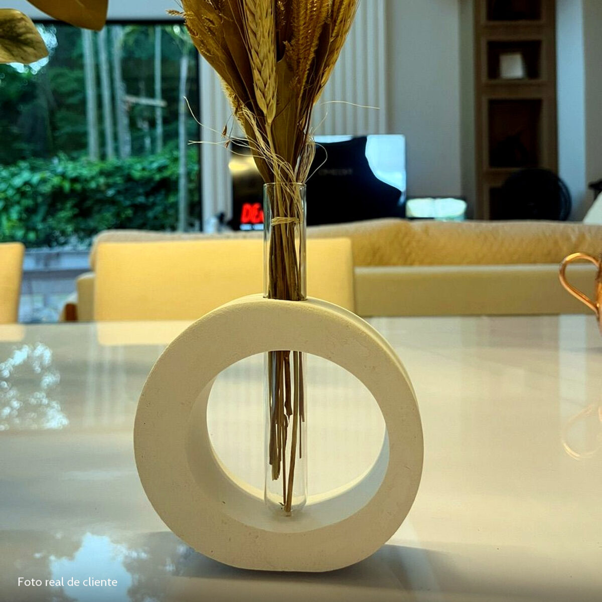 Foto real de cliente: Arranjo de Flores Secas em Vaso de Cimento Redondo Solitário