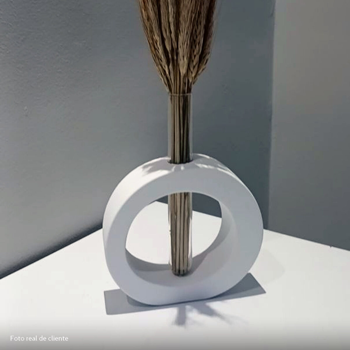 Foto real de cliente: Arranjo de Flores Secas em Vaso de Cimento Redondo Solitário
