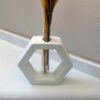 Foto real de cliente: Vaso Solitário Hexa de Cimento Branco Artesanal