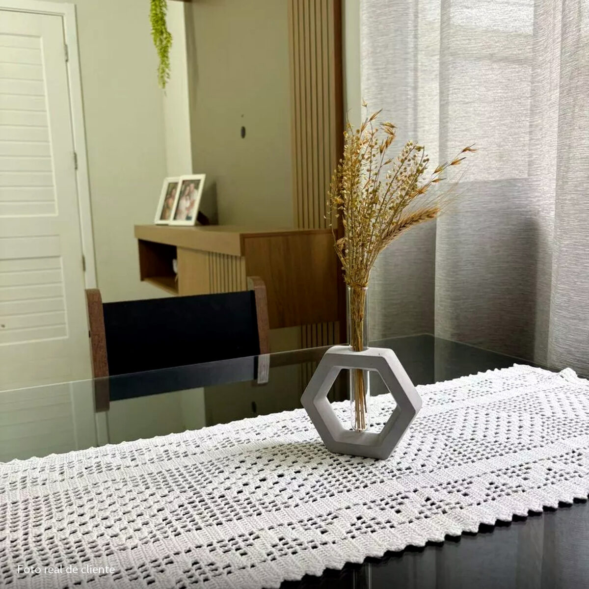 Foto real de cliente: Vaso Solitário Hexa de Cimento Branco Artesanal