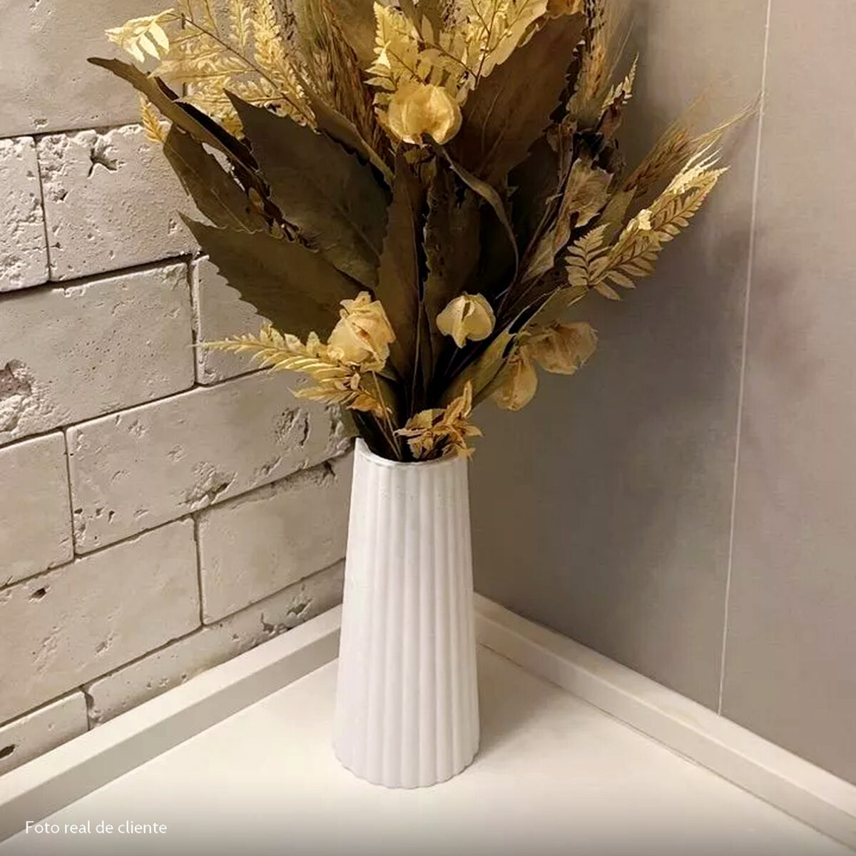 Foto real de cliente: Vaso Decorativo de Cimento Branco com Listras Artesanal Solitário