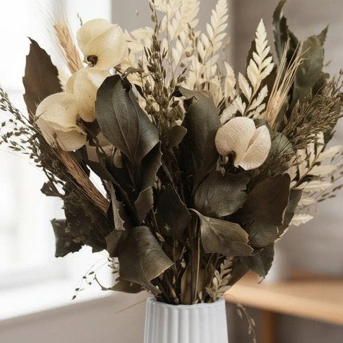 D_622366-MLB93849422349_092025-O.jpg Arranjo de Flores Secas em Vaso de Cimento com Listras