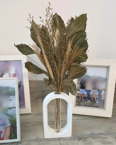 Arranjo de Flores Secas em Vaso de Cimento Solitário Portal