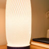 D_623526-MLB96662869039_102025-O.jpg Luminária de Mesa com Abajur Branco e Lâmpada Inclusa