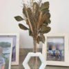 D_623942-MLB90636608647_082025-O.jpg Arranjo de Flores Secas com Vaso Hexagonal de Cimento