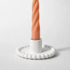 D_625165-MLB111231969143_052026-O.jpg Castiçal Artesanal com Pérolas em Cimento Branco — Aleta