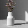 Garrafas Decorativas com Flores Secas em Cimento Branco