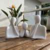 Estatuetas Decorativas Família em Cimento Branco — Jogo com 3 Peças