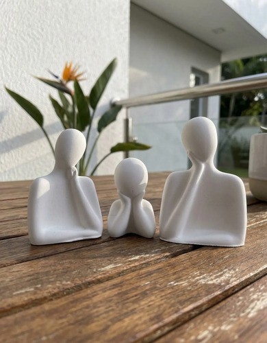 Estatuetas Decorativas Família em Cimento Branco — Jogo com 3 Peças