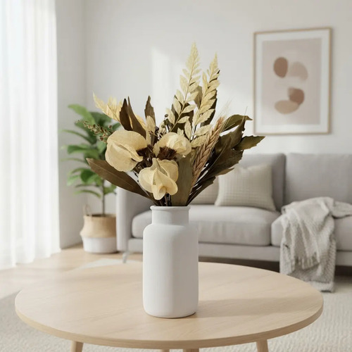Arranjo de Flores Secas em Vaso de Cimento Garrafa Lisa