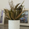 Arranjo de Flores Secas em Vaso de Cimento — Decoração Boho