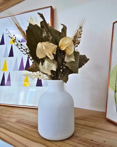 Arranjo de Flores Secas em Vaso de Cimento Estilo Vintage