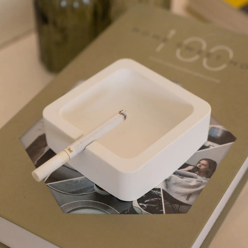 Cinzeiro de Cimento Branco Artesanal — Aleta Design