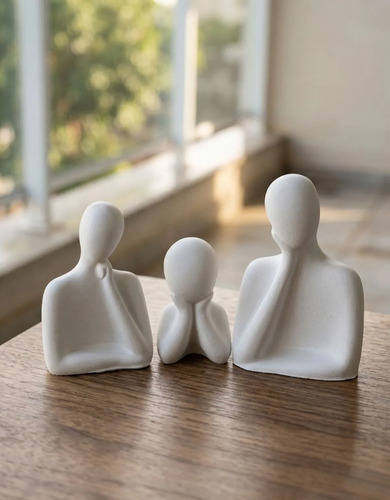 Estatuetas Decorativas Família em Cimento Branco — Jogo com 3 Peças
