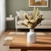 Arranjo de Flores Secas em Vaso de Cimento Estilo Vintage