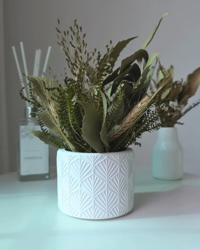 D_785402-MLB90352192160_082025-O.jpg Arranjo de Flores Secas com Vaso Amazonas em Cimento