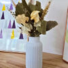 Arranjo de Flores Secas em Vaso de Cimento com Listras