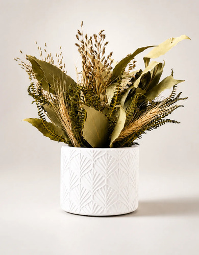 Arranjo de Flores Secas com Vaso Amazonas em Cimento
